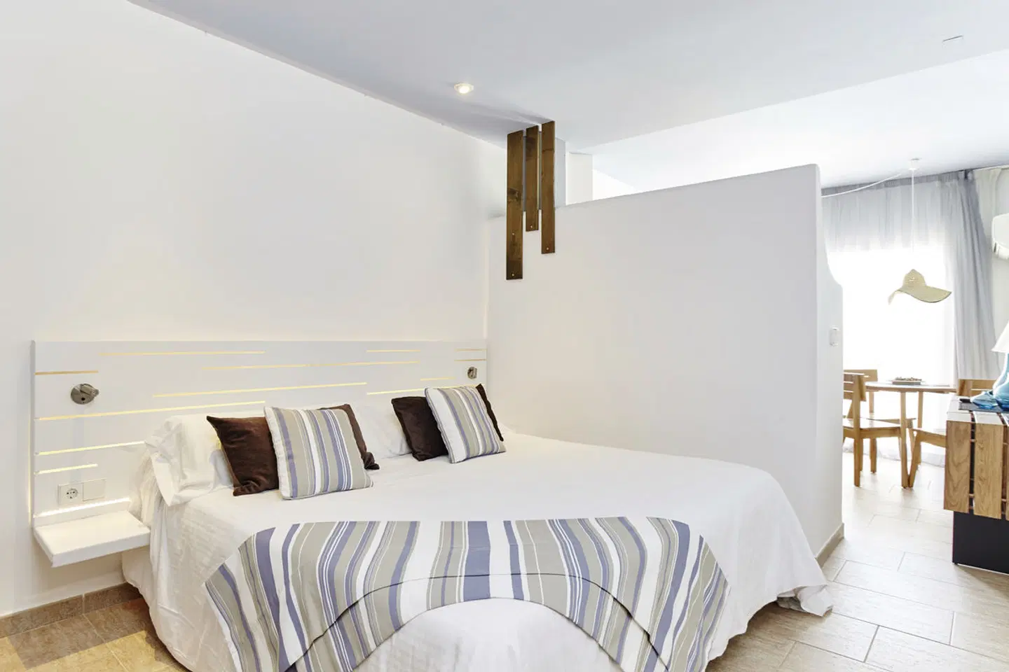 Castaví ROOM_EXAMPLE