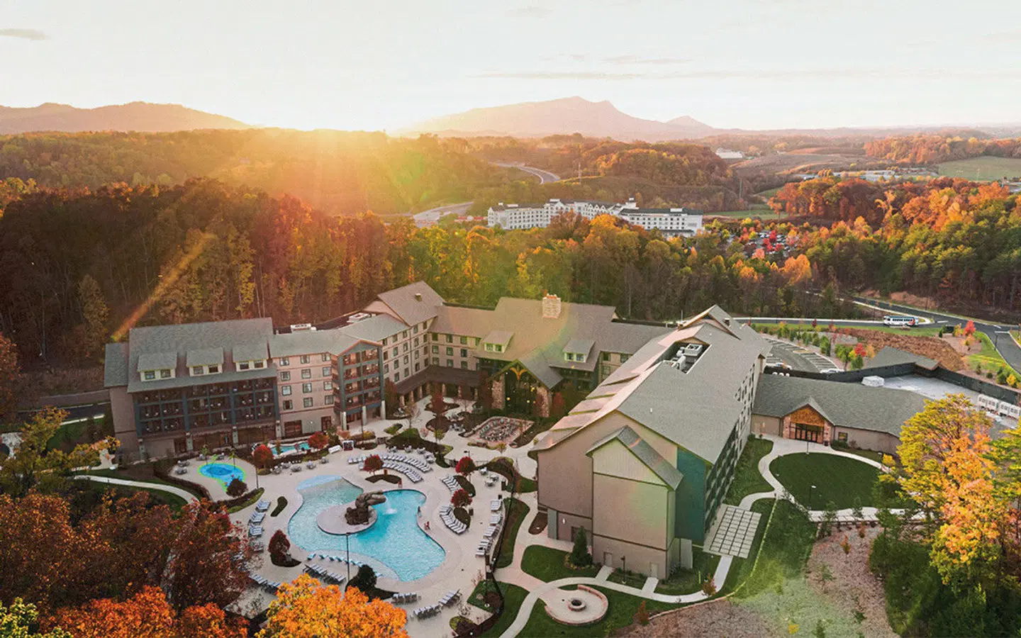 Dollywood's HeartSong Lodge & Resort EXTERIOR