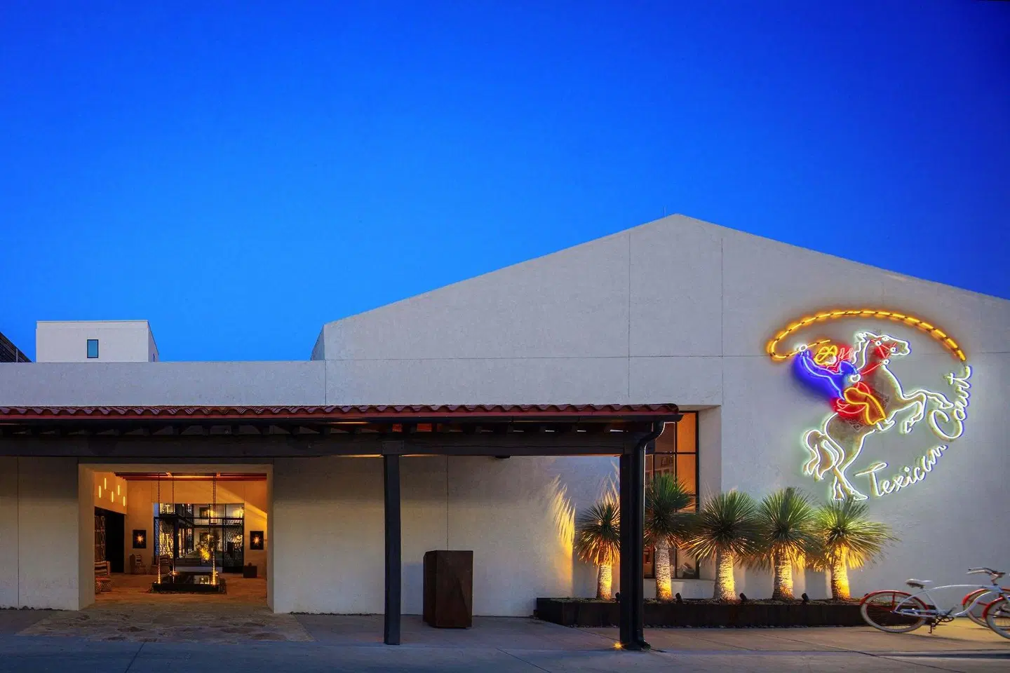 Texican Court, by Valencia Hotel Group EXTERIOR