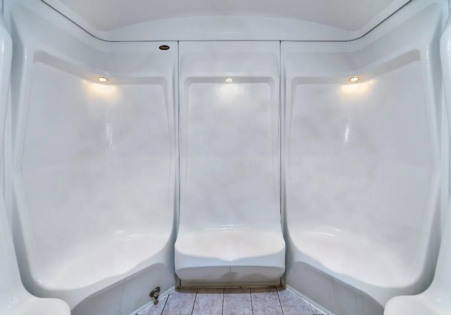 Green Garden Hotel Badezimmer