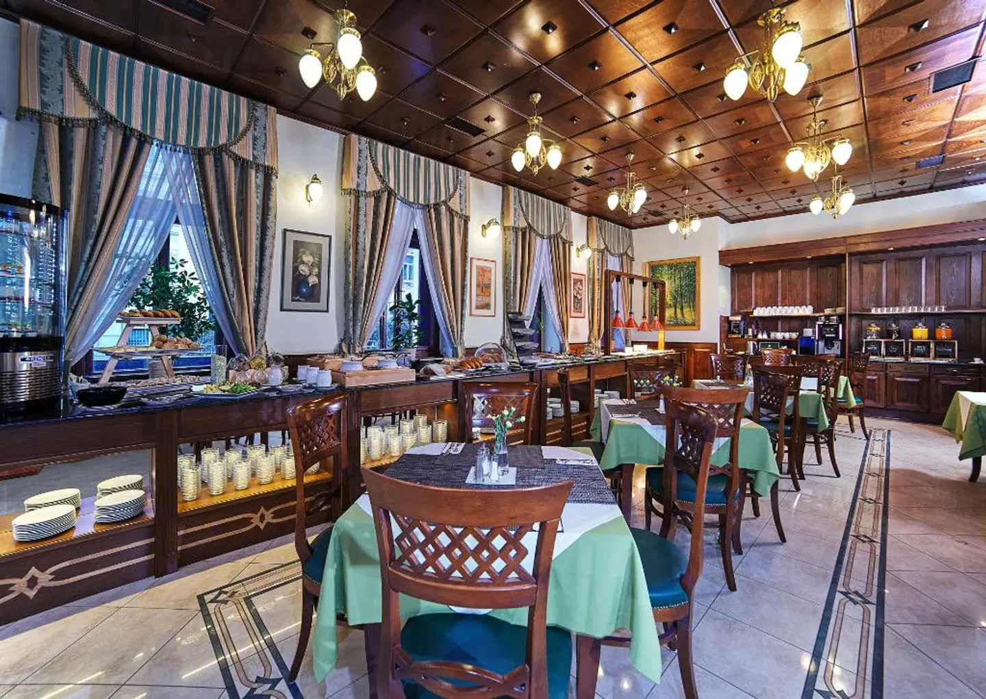 Green Garden Hotel Restaurant