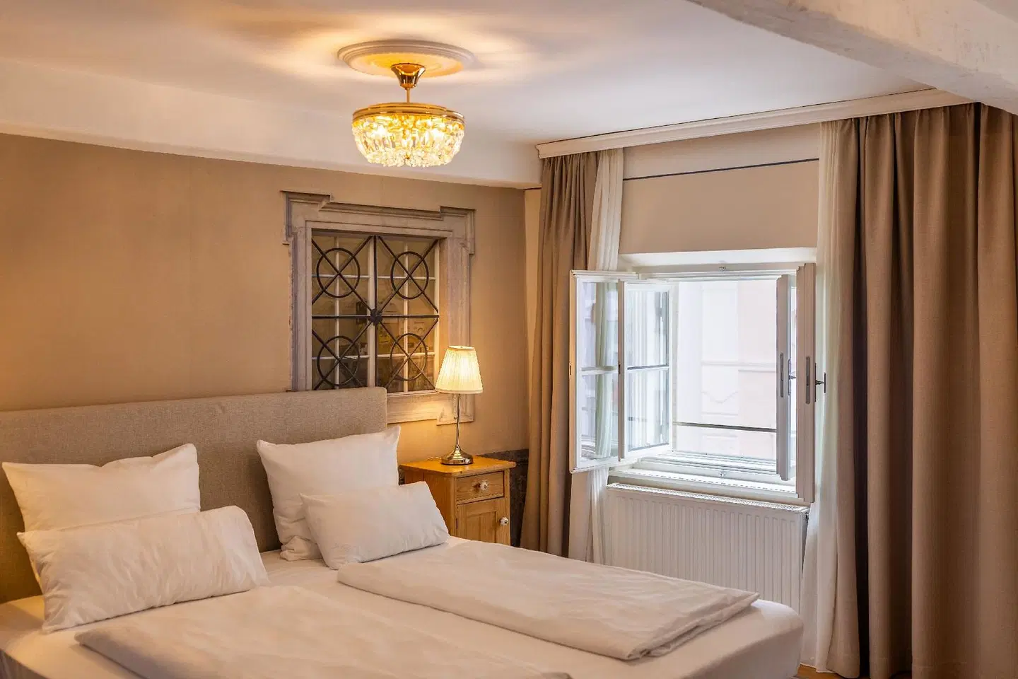 Amadeus ROOM_EXAMPLE