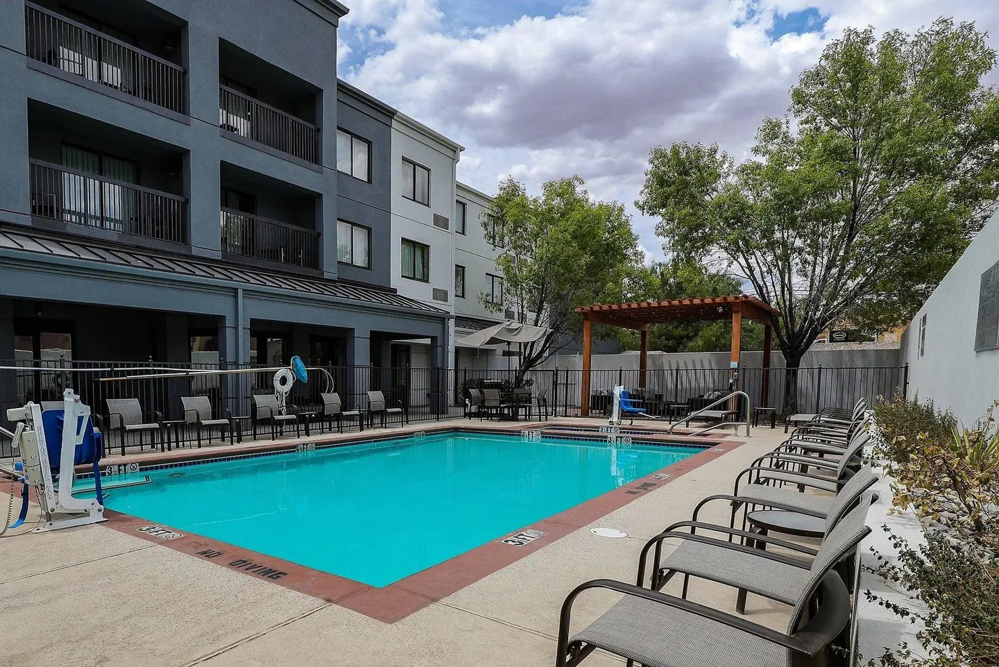 Courtyard by Marriott El Paso Airport OUTDOOR_POOL