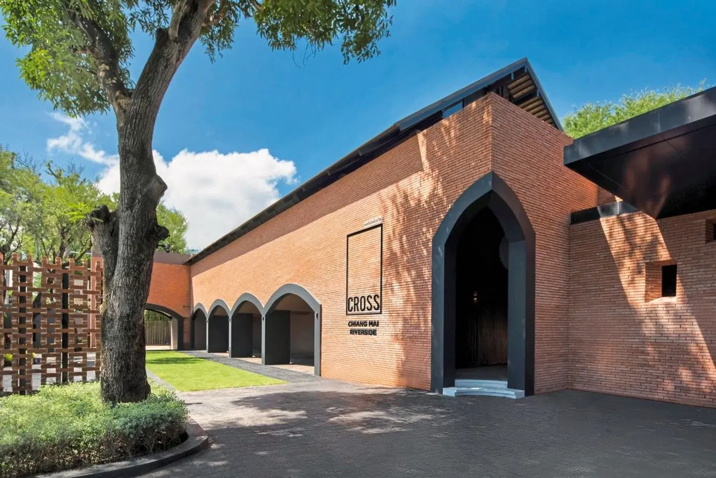 CROSS Chiang Mai Riverside EXTERIOR