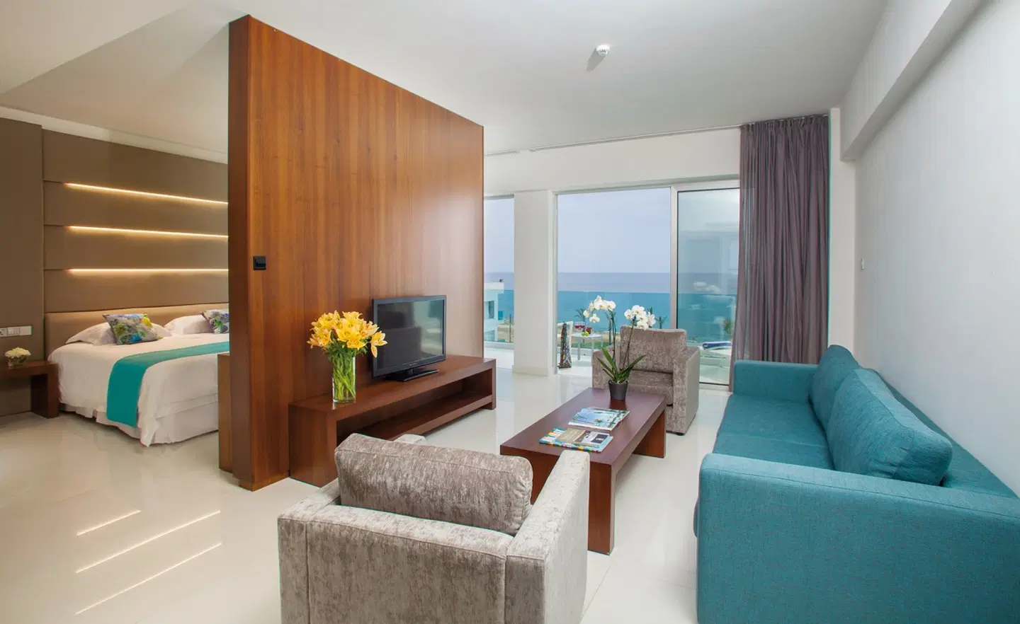 King Evelthon Beach Hotel & Resort ROOM_EXAMPLE