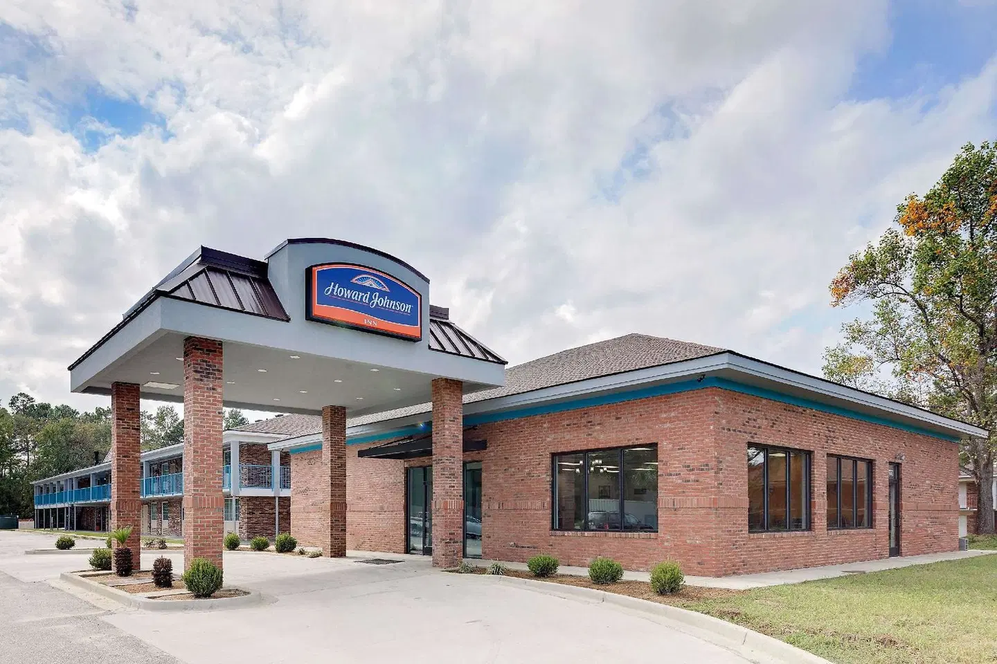 Howard Johnson by Wyndham Florence EXTERIOR