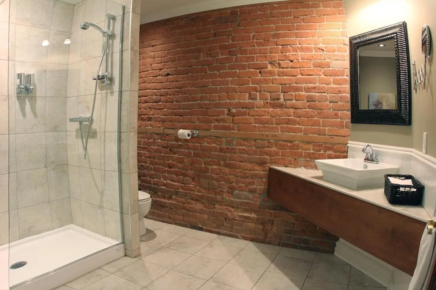 Grande Allee Hotel and Suites Badezimmer