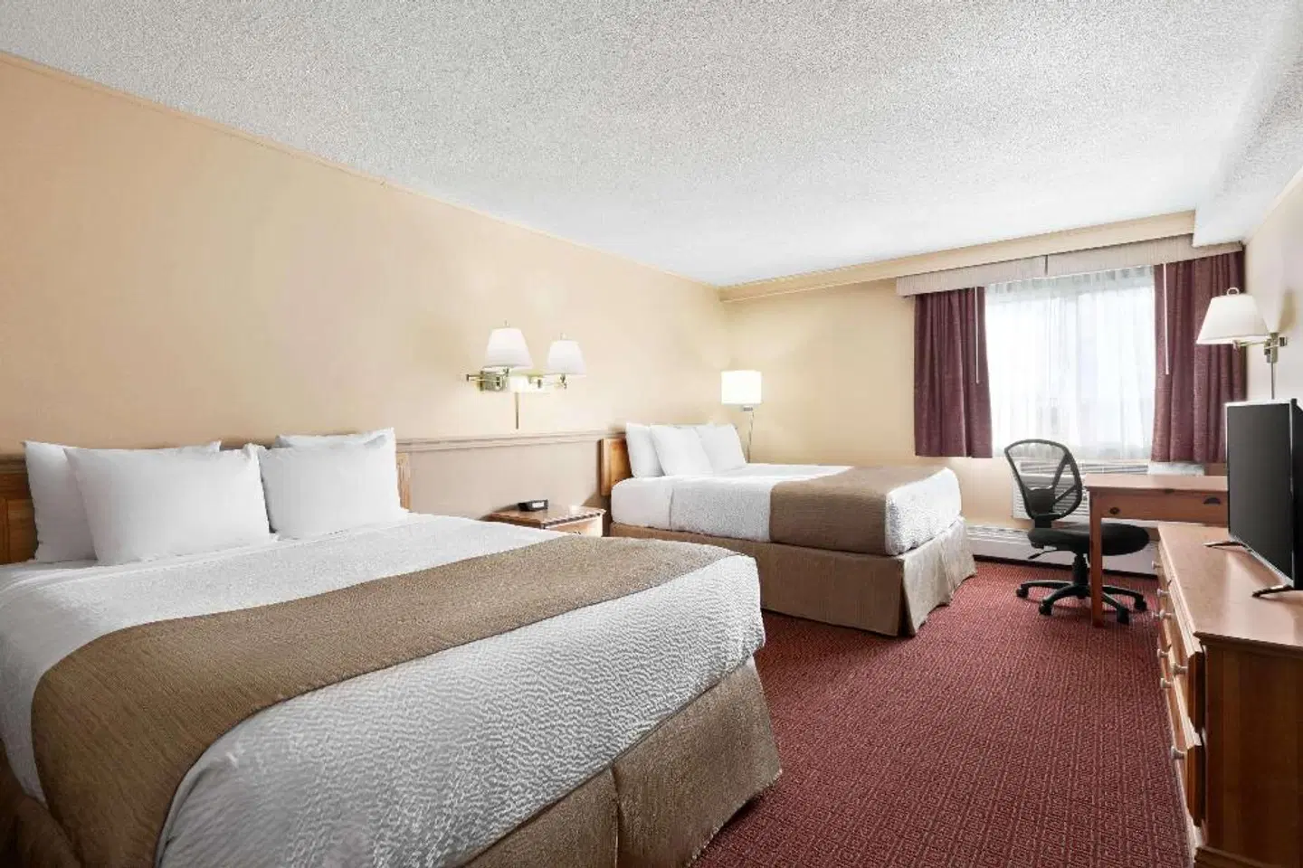 Quality Inn & Suites ROOM_EXAMPLE