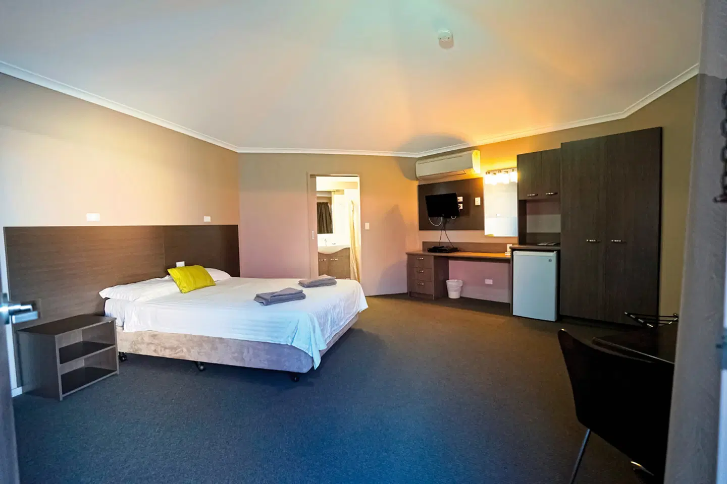 Bluestone Motor Inn ROOM_EXAMPLE