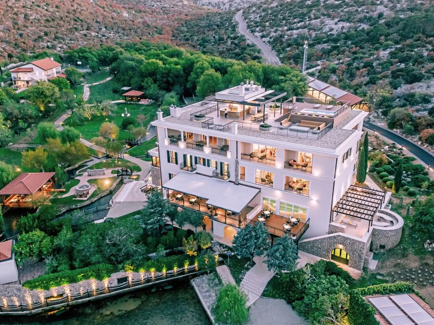 Veladrion Resort EXTERIOR