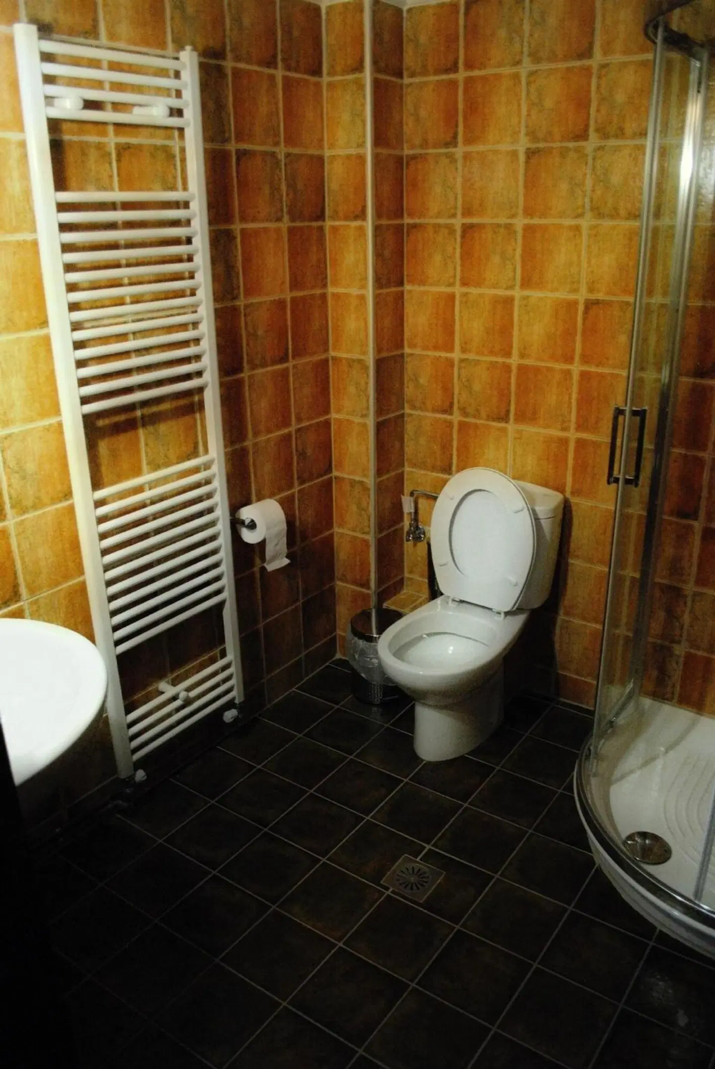 MANSION CHOROSTASI Badezimmer