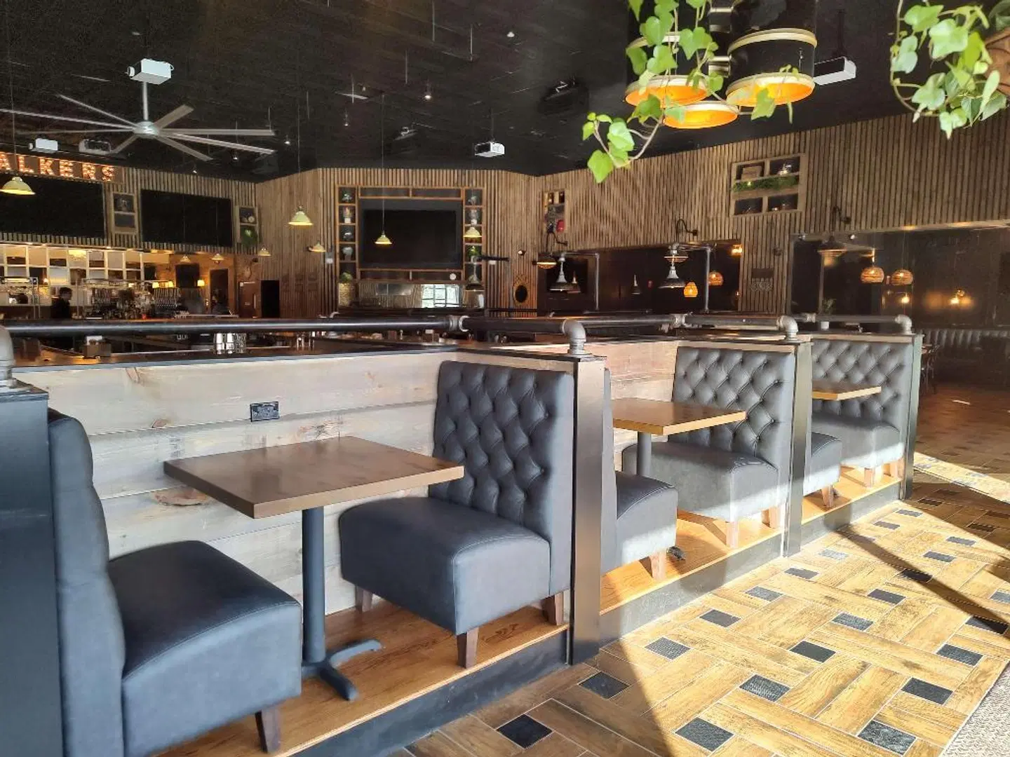 Best Western Plus New Englander Bar