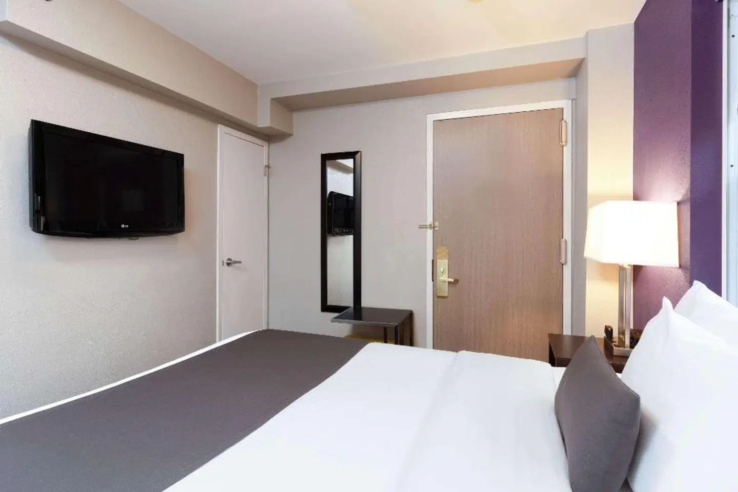 La Quinta Inn & Suites by Wyndham New York City Central Park ROOM_EXAMPLE