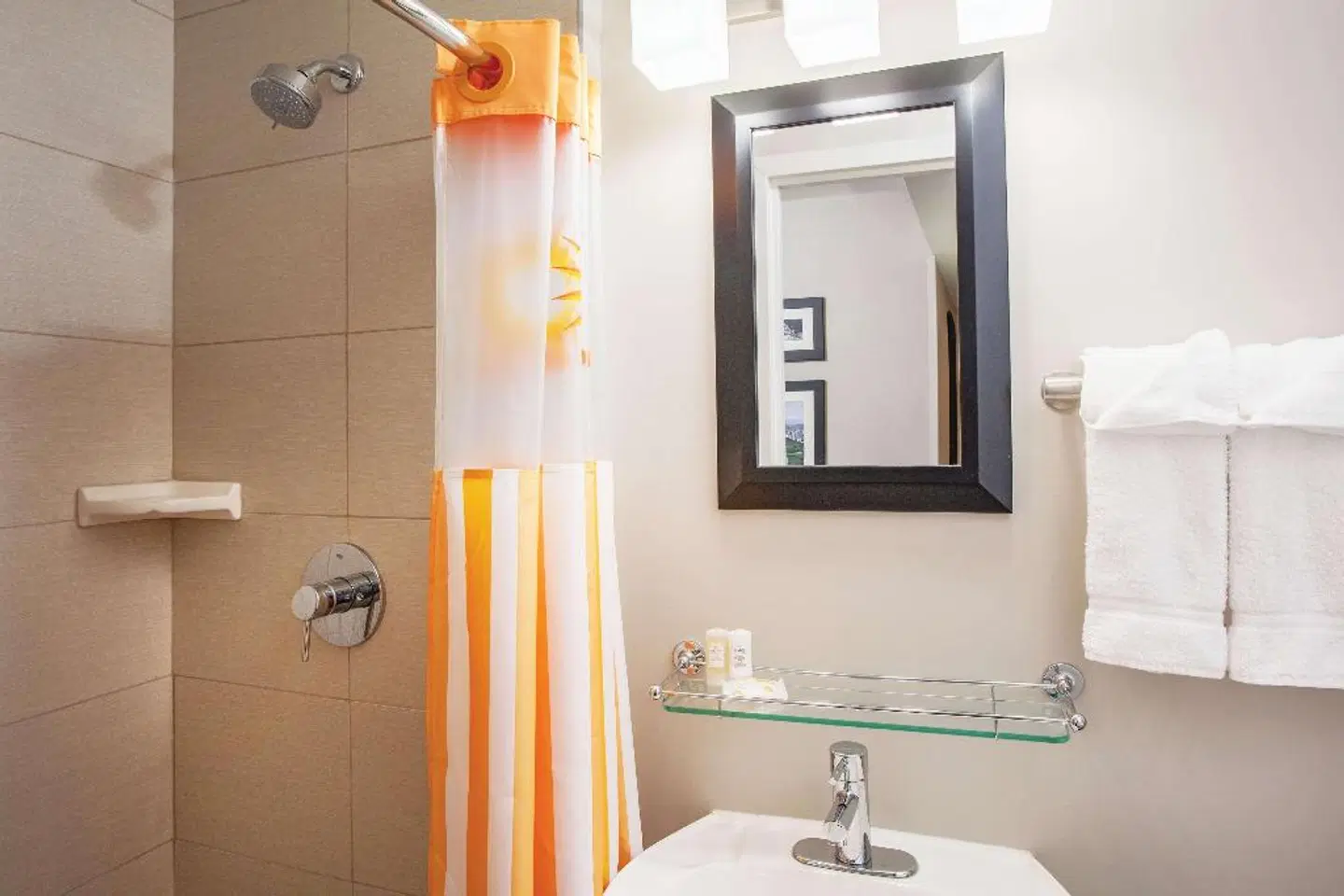 La Quinta Inn & Suites by Wyndham New York City Central Park Badezimmer