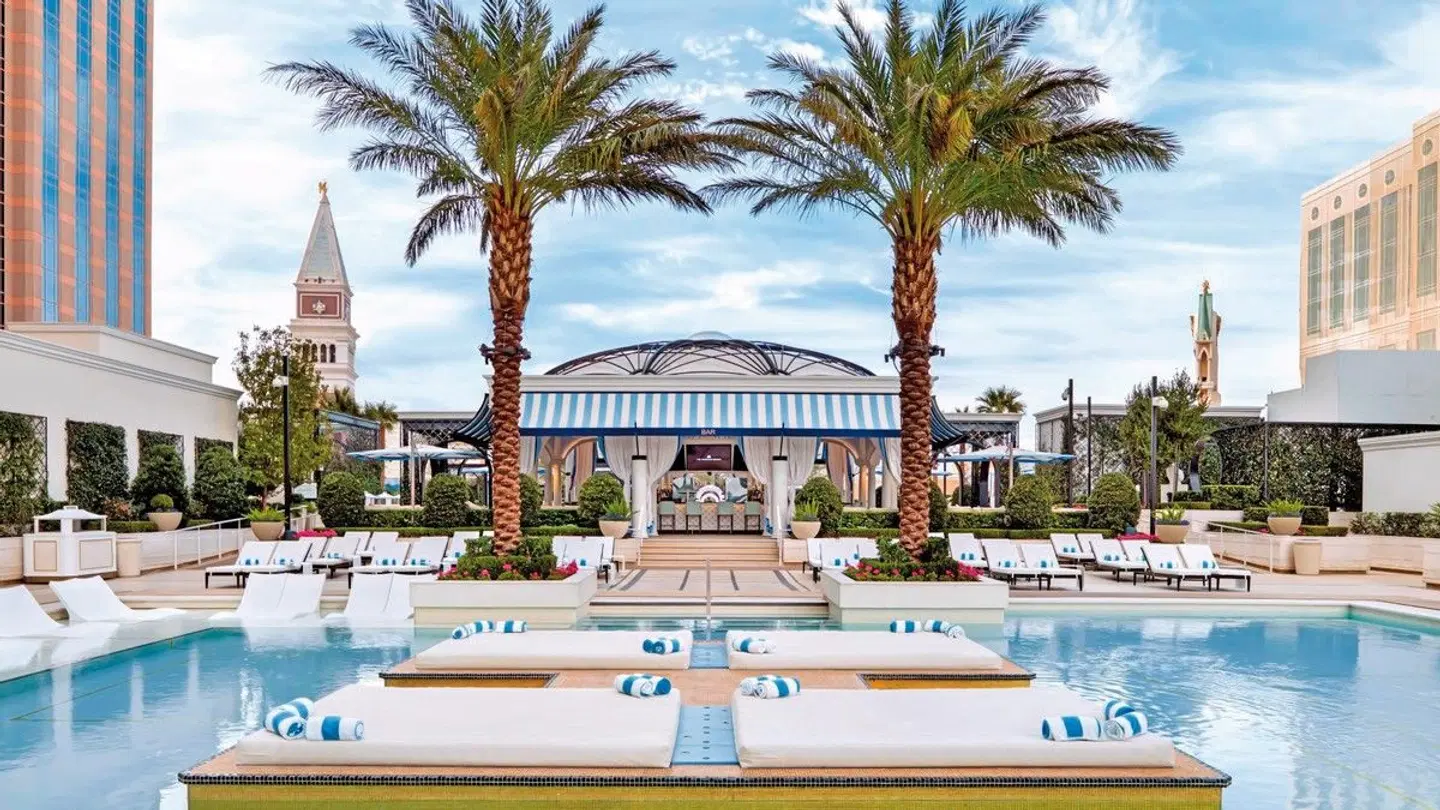 The Venetian OUTDOOR_POOL