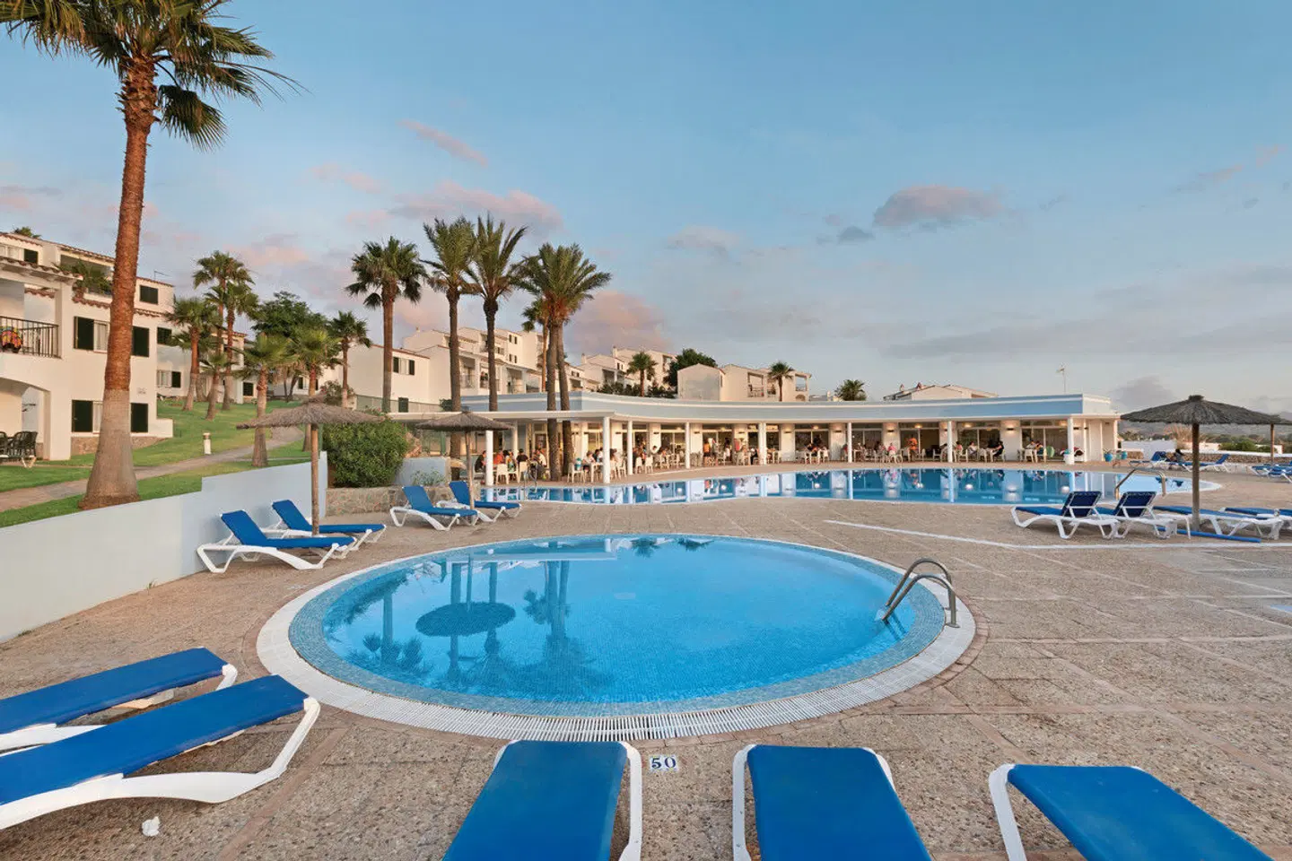 TRH Tirant Playa OUTDOOR_POOL