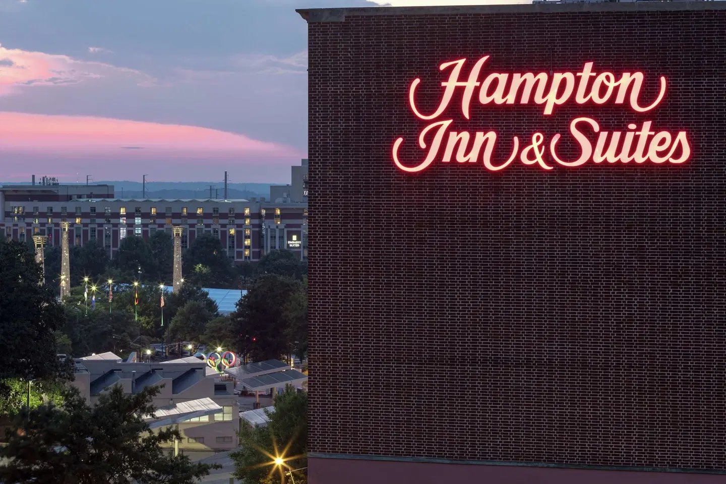 Hampton Inn & Suites Atlanta-Downtown EXTERIOR
