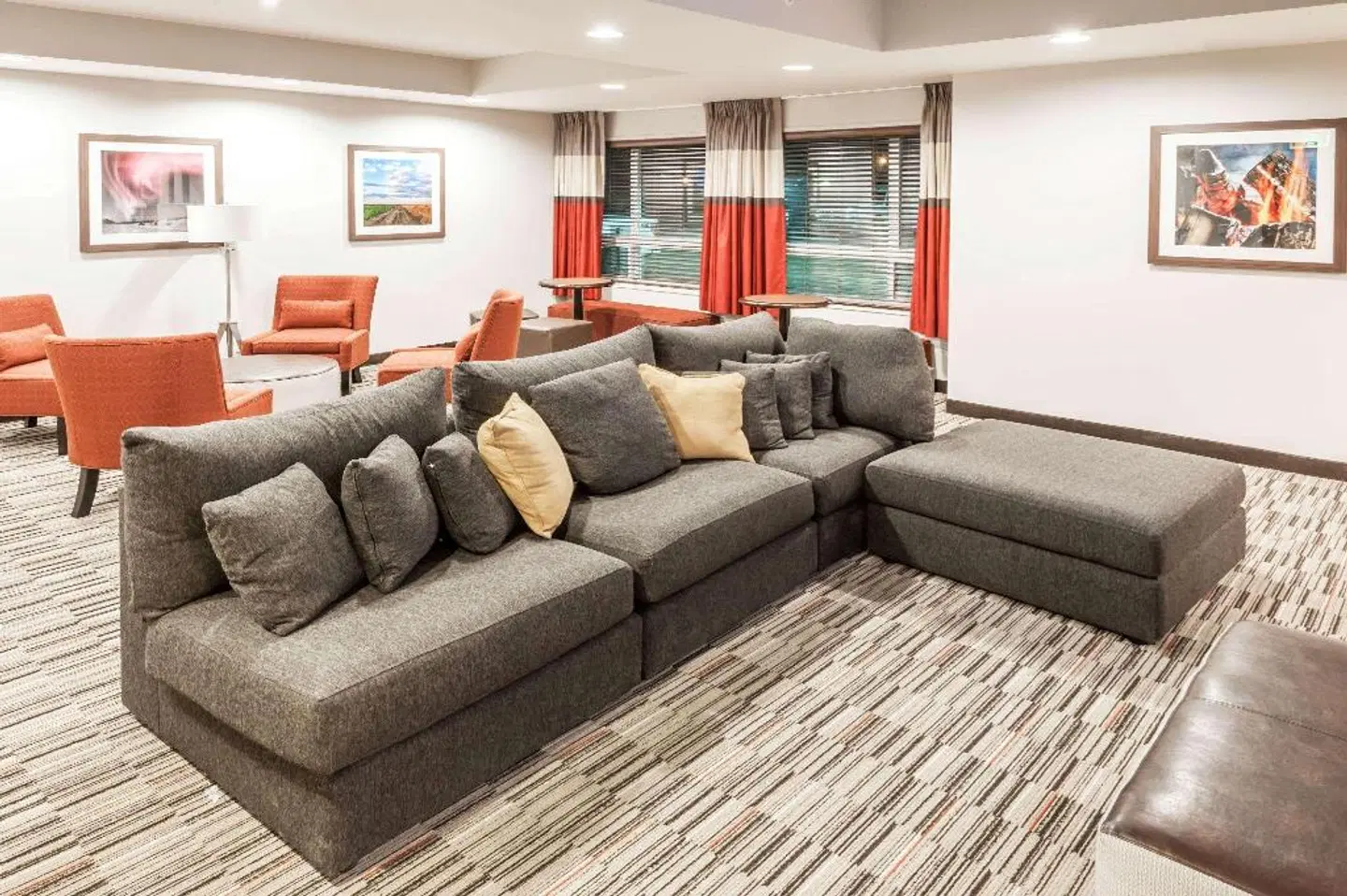 Microtel Inn & Suites by Wyndham Fort St John LOUNGE_LOBBY