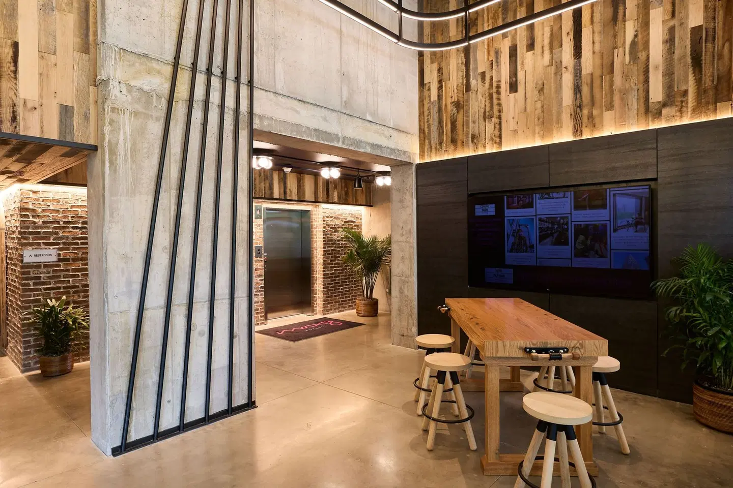 Moxy Charleston Downtown Bar