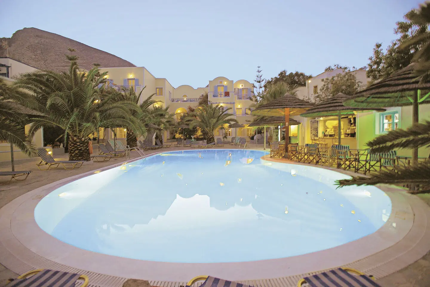 Zephyros OUTDOOR_POOL