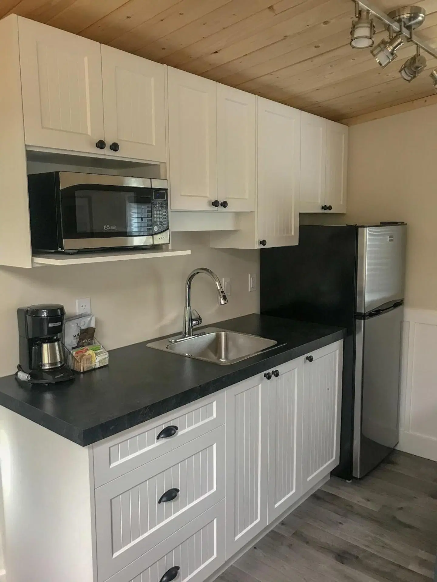 Wild Renfrew Seaside Cottages ROOM_EXAMPLE