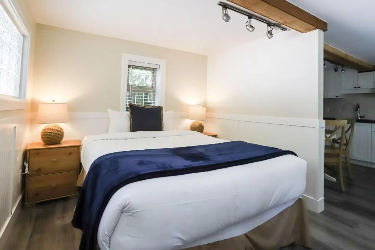 Wild Renfrew Seaside Cottages ROOM_EXAMPLE