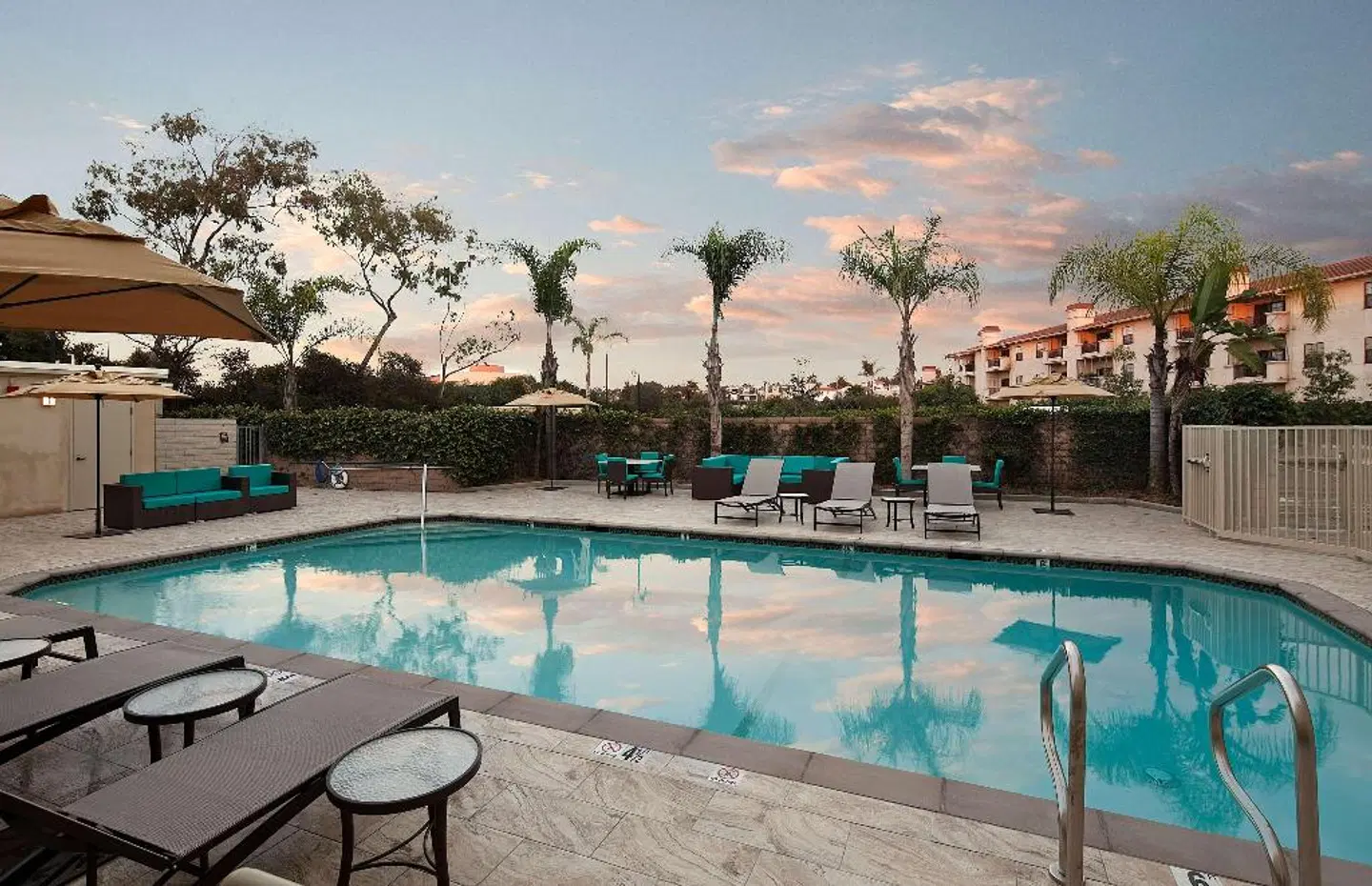 The Redondo Beach Hotel OUTDOOR_POOL