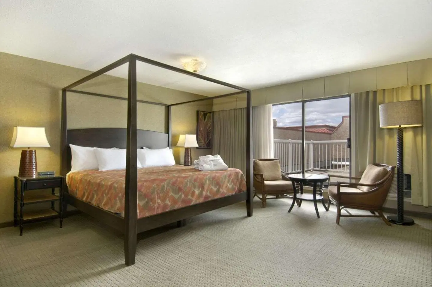 Ramada Hotel and Conference Centre Kelowna ROOM_EXAMPLE