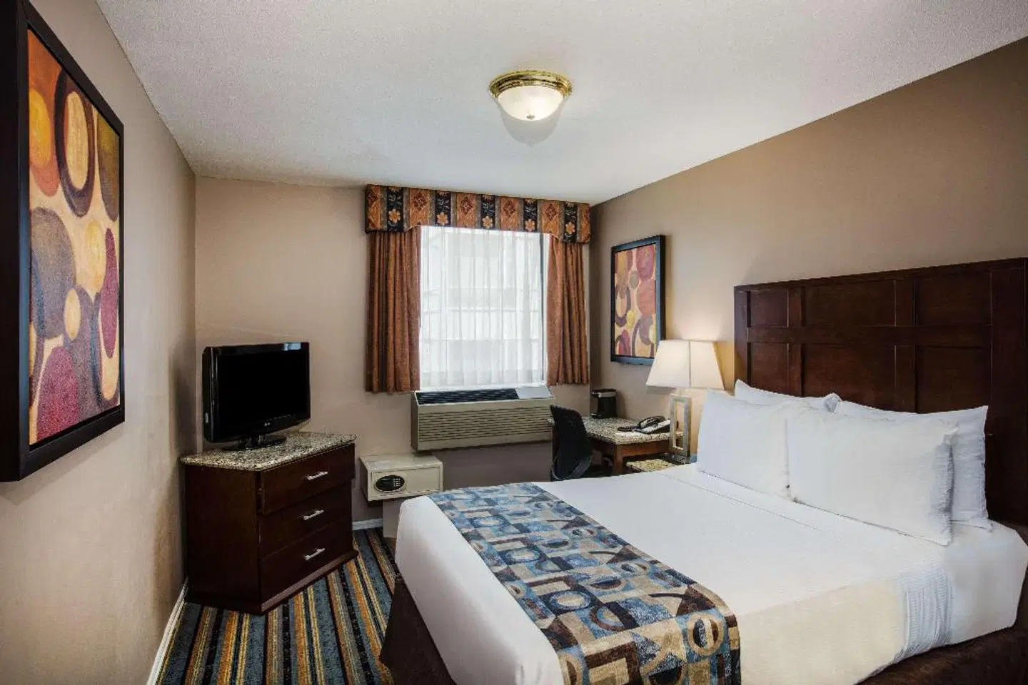Ramada by Wyndham Vancouver Downtown ROOM_EXAMPLE