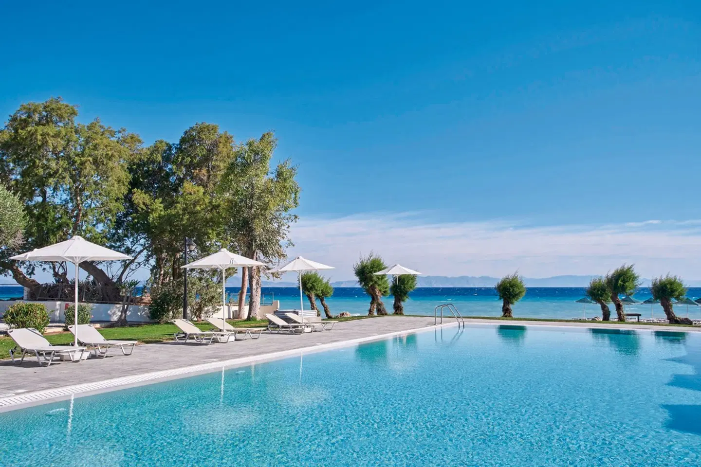 Blue Bay Beach Resort OUTDOOR_POOL