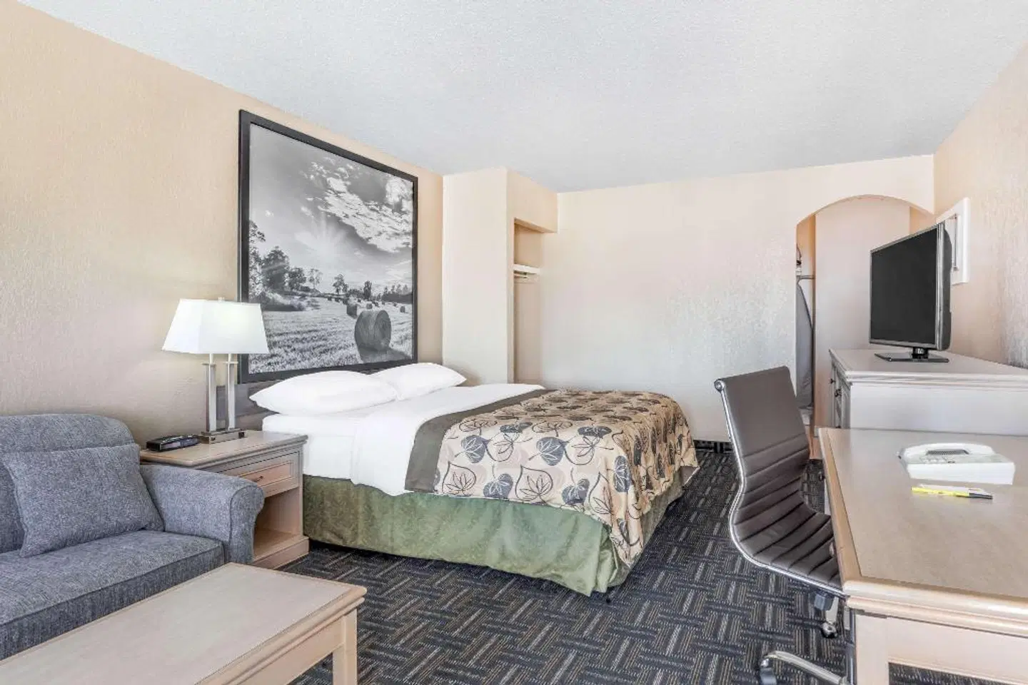 Super 8 by Wyndham Stettler ROOM_EXAMPLE