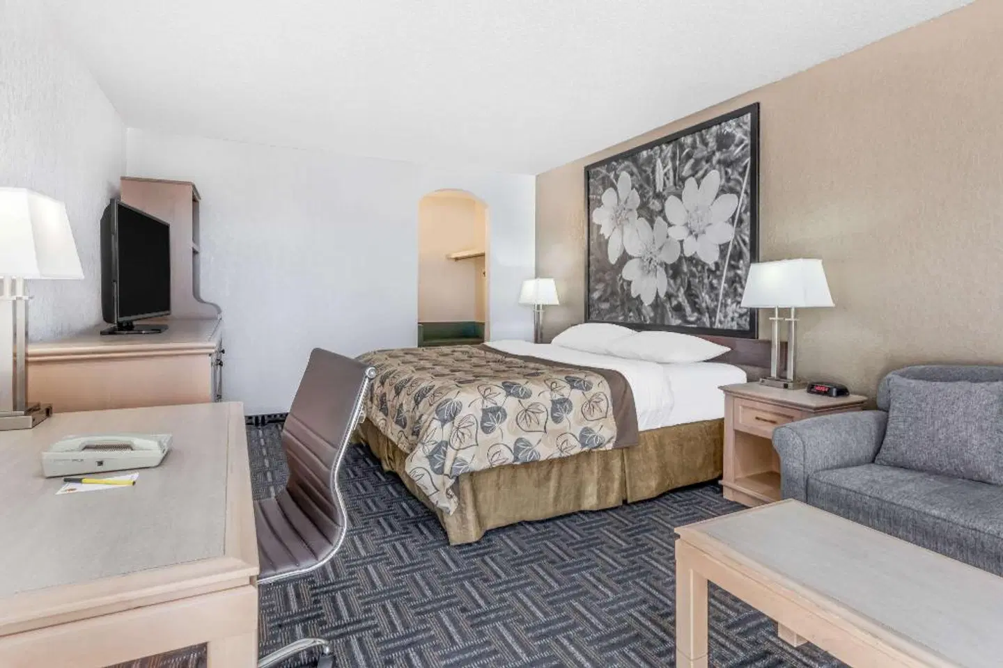 Super 8 by Wyndham Stettler ROOM_EXAMPLE