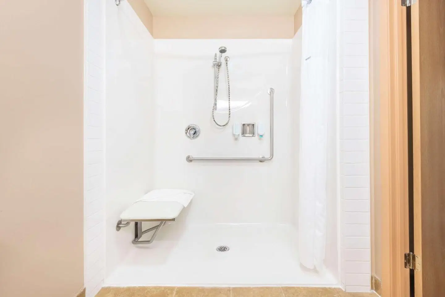 Super 8 by Wyndham St Johns Badezimmer