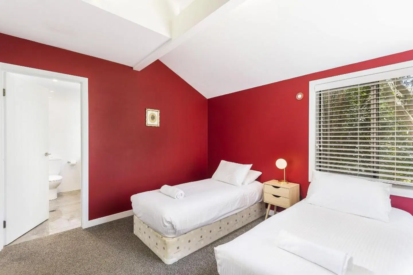 The Oasis Apartments and Treetop Houses ROOM_EXAMPLE