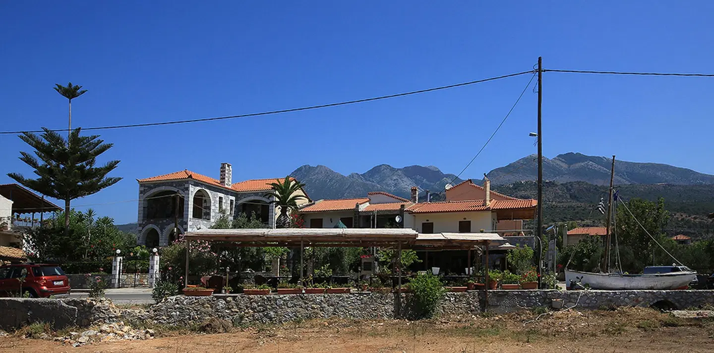 Xenios Apartments EXTERIOR