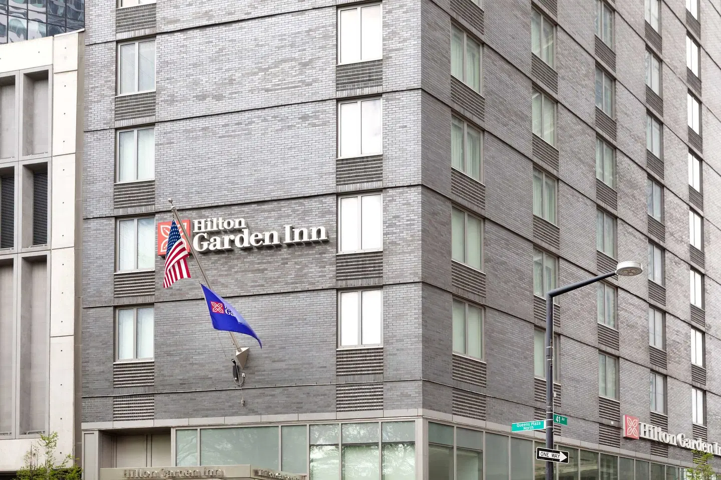 Hilton Garden Inn Long Island City New York EXTERIOR