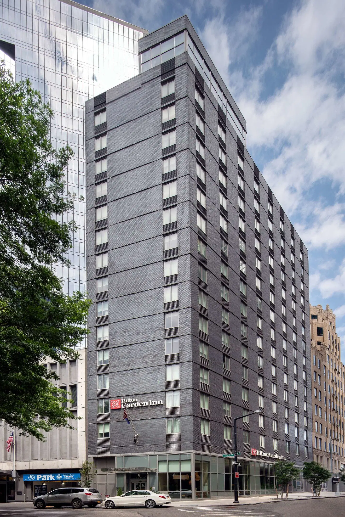 Hilton Garden Inn Long Island City New York EXTERIOR