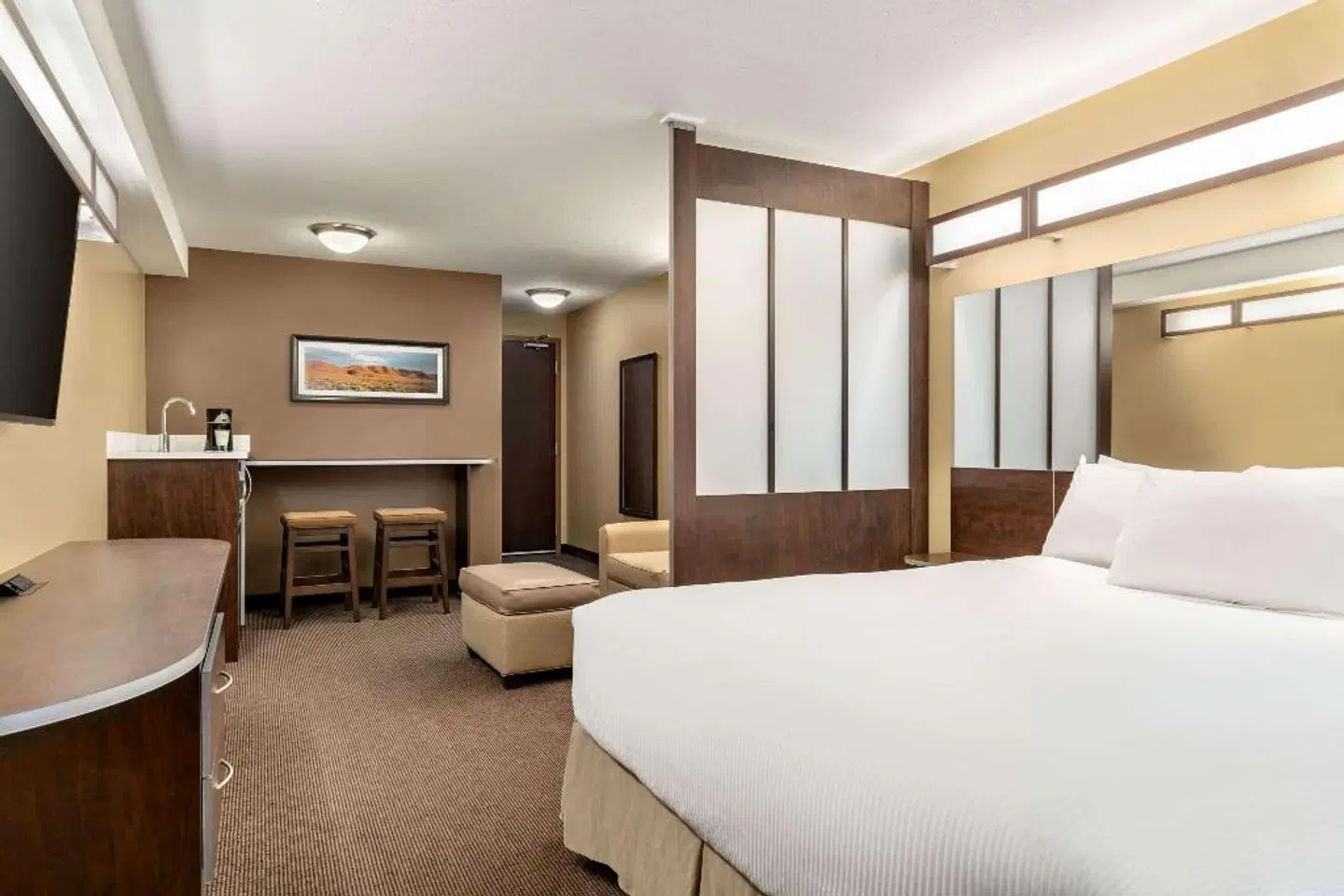 Microtel Inn & Suites by Wyndham Estevan ROOM_EXAMPLE