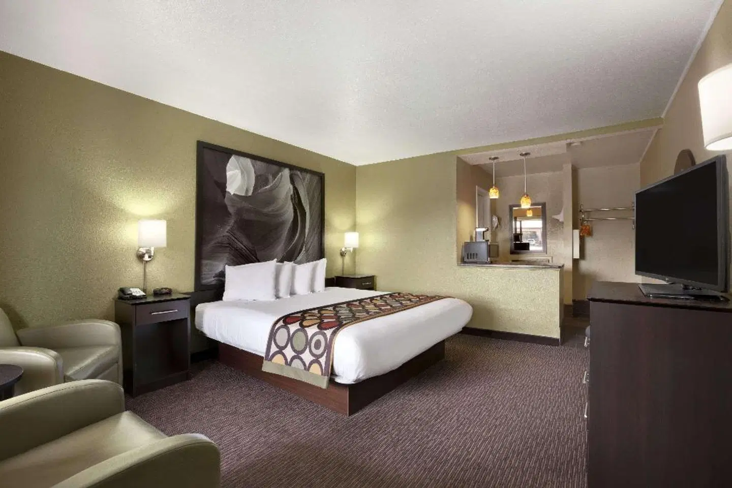 Super 8 by Wyndham NAU Downtown Conference Center ROOM_EXAMPLE