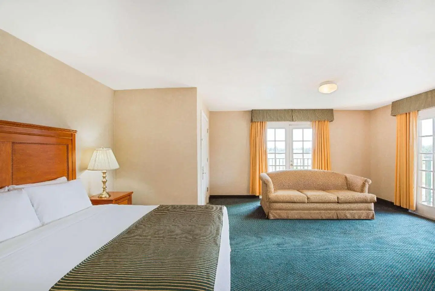 Ramada Inn Flagstaff East ROOM_EXAMPLE