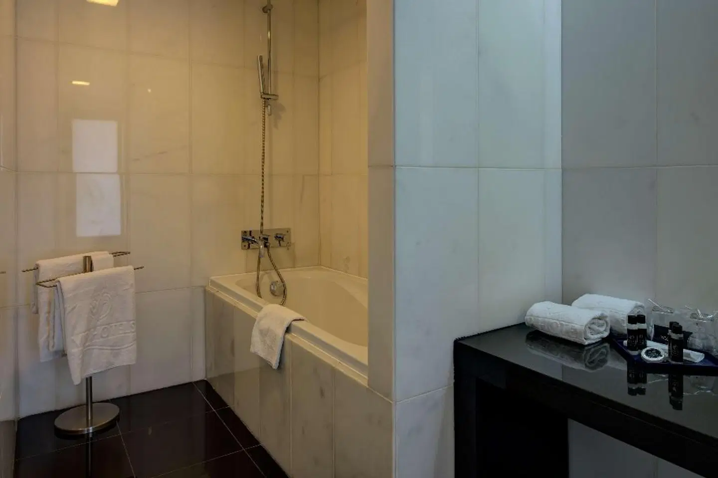 VIP Executive Saldanha Badezimmer