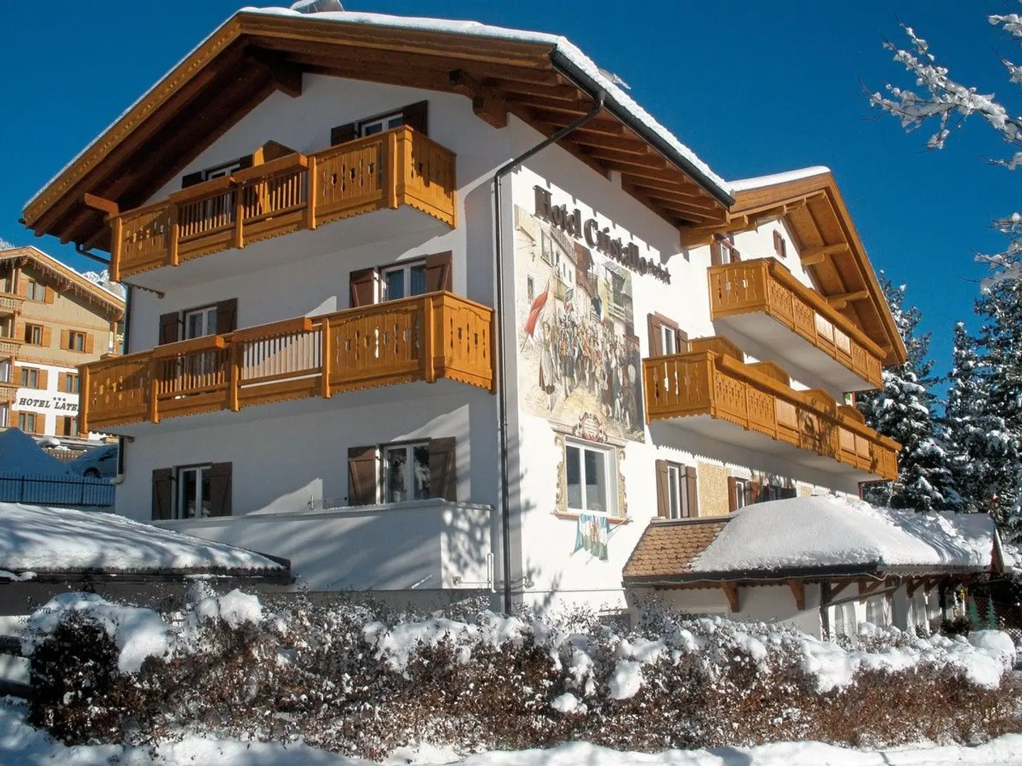 Hotel Cristallo EXTERIOR