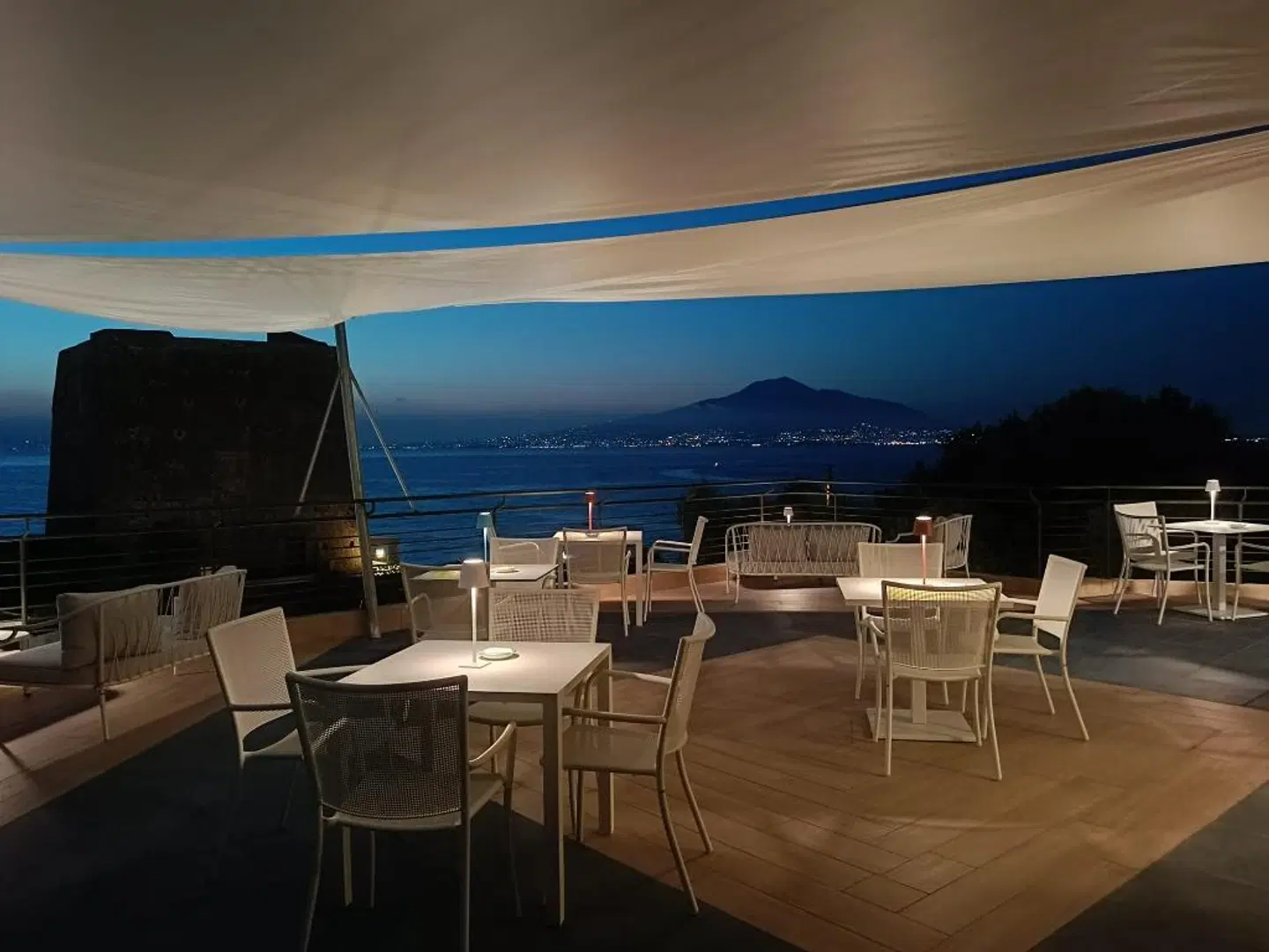 Eden Bleu Restaurant