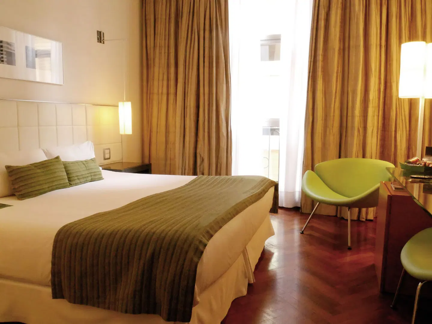 725 Continental ROOM_EXAMPLE