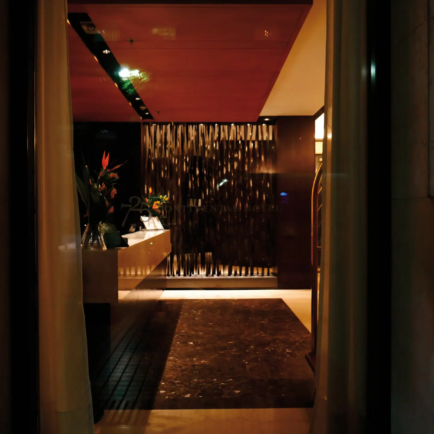 725 Continental LOUNGE_LOBBY