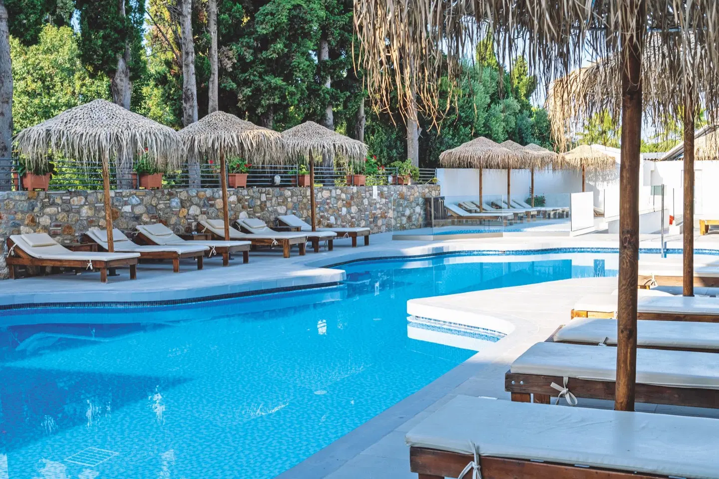 Sunny Days Hotel OUTDOOR_POOL