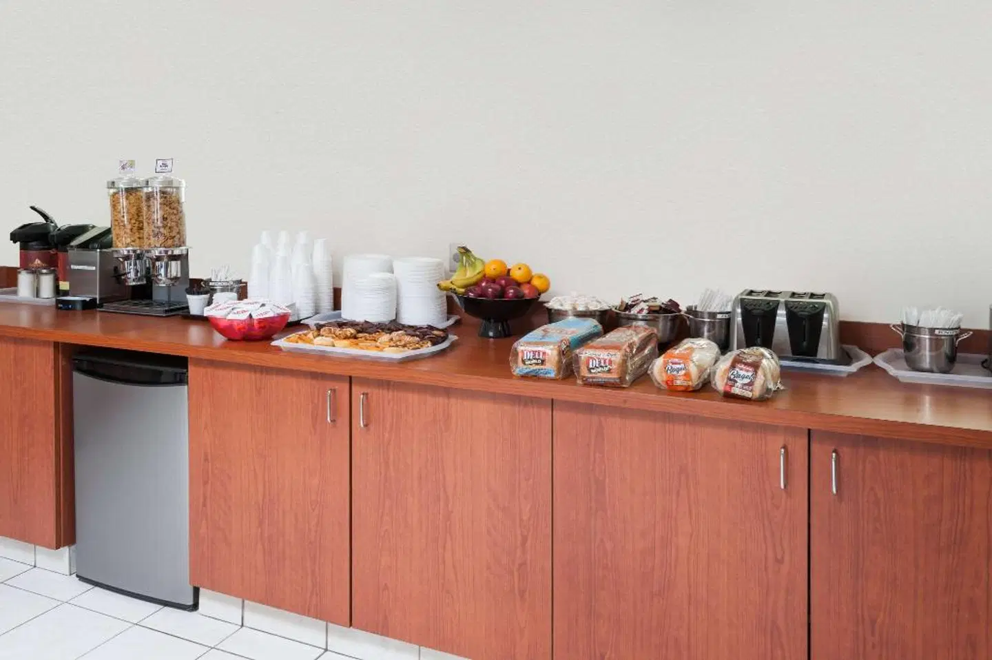 Super 8 by Wyndham Edmonton/West ROOM_EXAMPLE