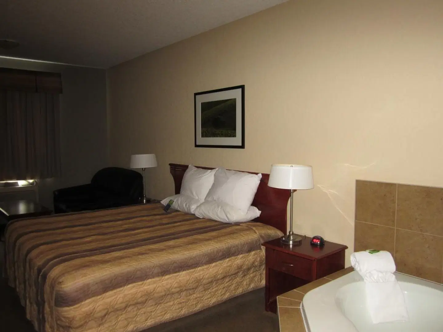 Lakeview Inn & Suites - Fort Nelson ROOM_EXAMPLE