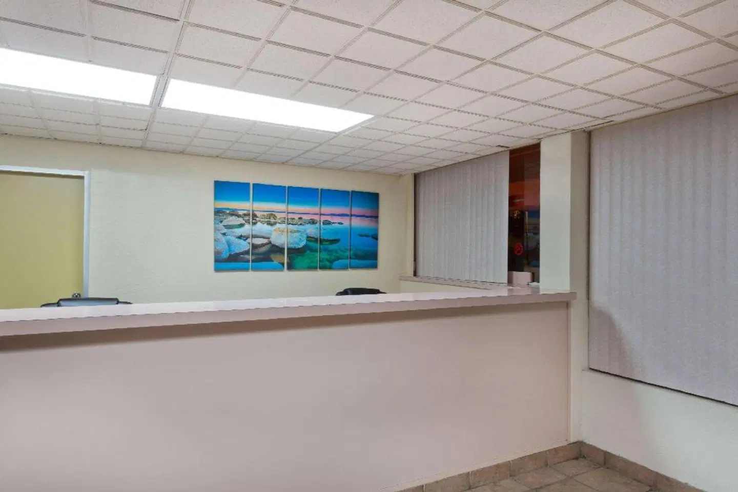 Super 8 by Wyndham Los Angeles-Culver City Area ROOM_EXAMPLE