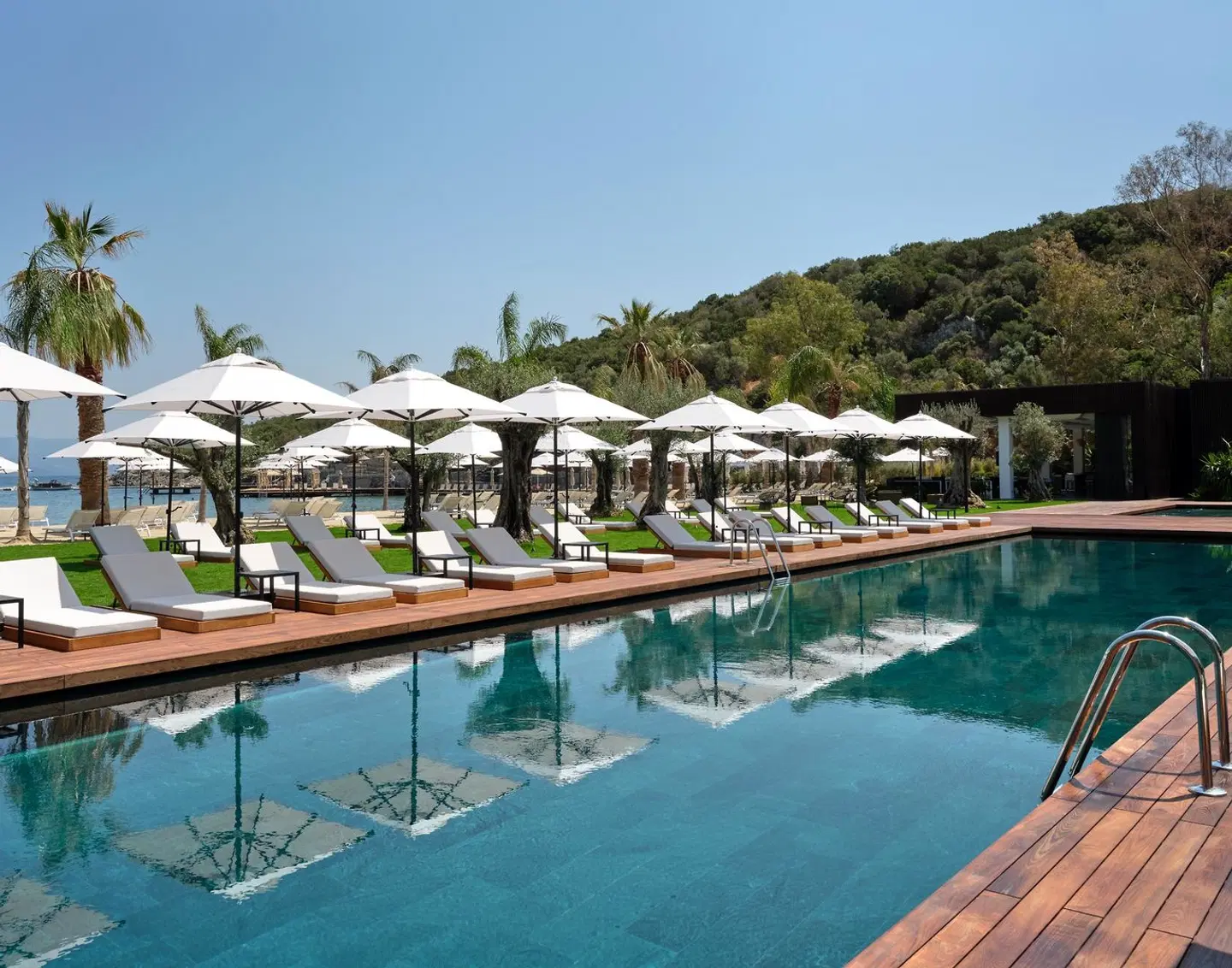 Caja by Maxx Royal OUTDOOR_POOL